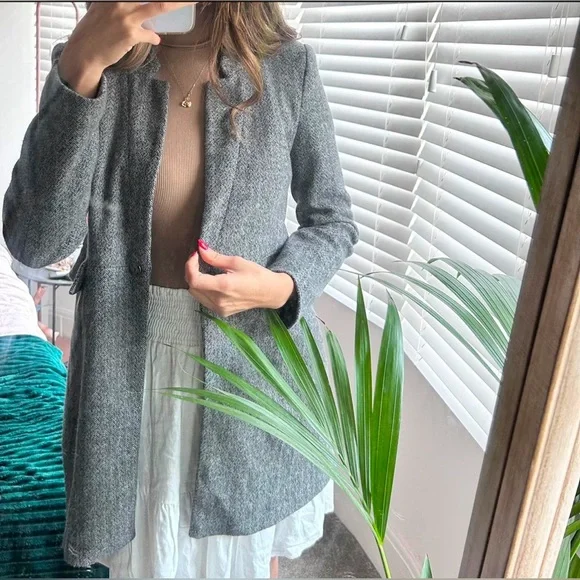 Zara Women's Wool Gray Coat - Picture 1 of 11